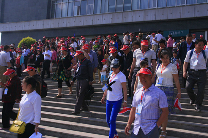 “燕子山号”高铁旅游专列活动