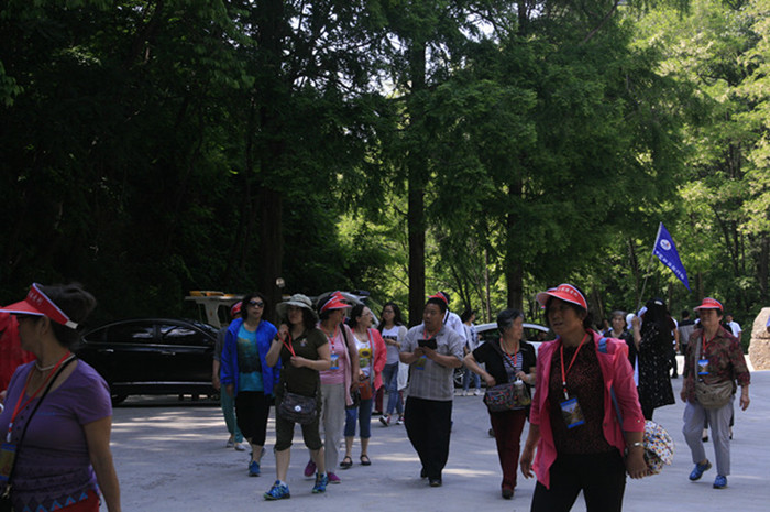“燕子山号”高铁旅游专列活动